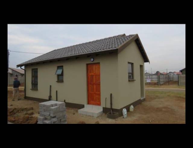 3 BEDROOM HOUSE FOR SALE IN CRYSTAL PARK